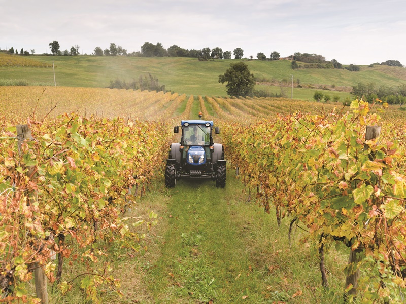 Тракторы с 4-х осевым New Holland T4.90 LP 106339