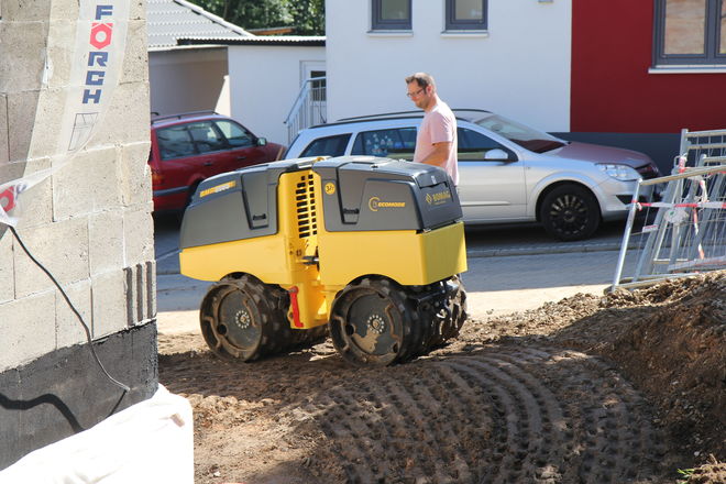 Вибрационный каток для траншей Bomag BMP 8500 2732