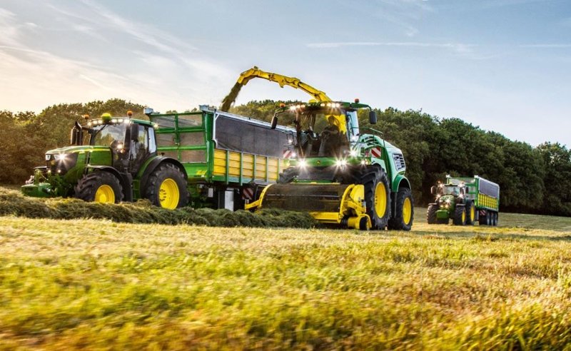 Полевой измельчитель c полным приводом John Deere 9900 48261