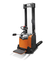Эл. высокоподъемная поводковая тележка BT SPE 120 53801