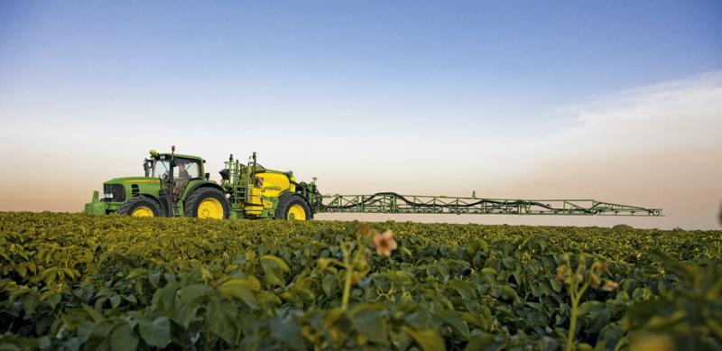 Навесной опрыскиватель John Deere 832 80124