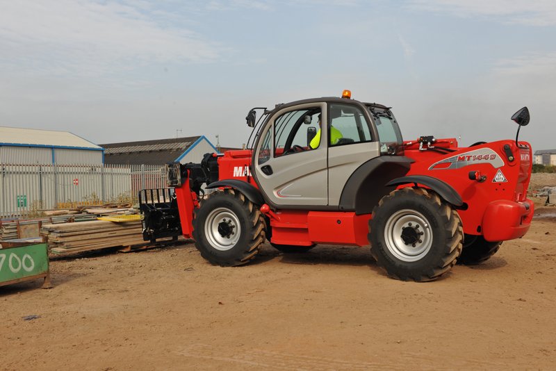 Телескопические погрузчики неподвижные Manitou MT 1440 Easy 97720