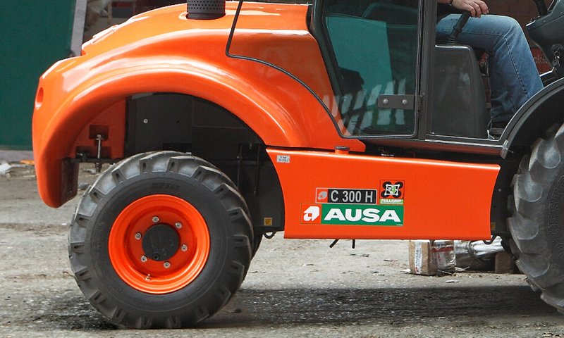 Автопогрузчик повышенной проходимости Ausa C 300 H 89647