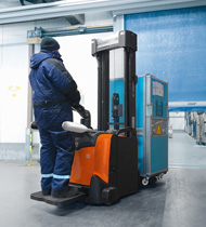 Эл. высокоподъемная поводковая тележка BT SPE 200 53798