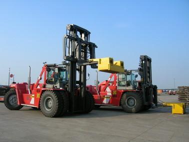 Фронтальный погрузчик Дизельный Kalmar DCF 300-12 LB 54422