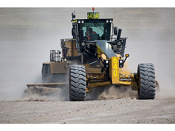 Грейдеры Caterpillar 24 113908