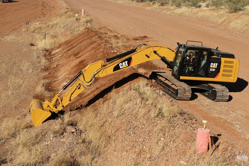 Гусеничные экскаваторы Caterpillar 323F L 37887