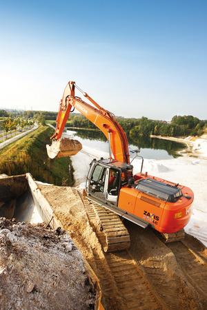 Гусеничные экскаваторы Hitachi ZX 250 LC-3 114318