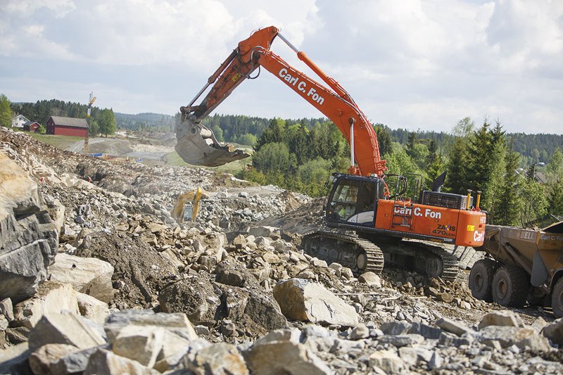 Гусеничные экскаваторы Hitachi ZX 470 LCH-5 67011