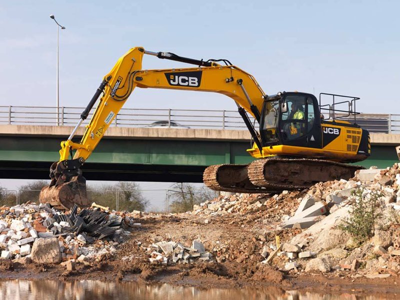 Гусеничные экскаваторы JCB JS220LC 70476