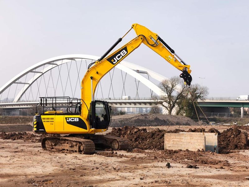 Гусеничные экскаваторы JCB JS220SC 38351