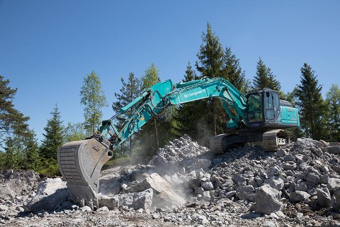 Гусеничные экскаваторы Kobelco SK 300 LC 10E 70706