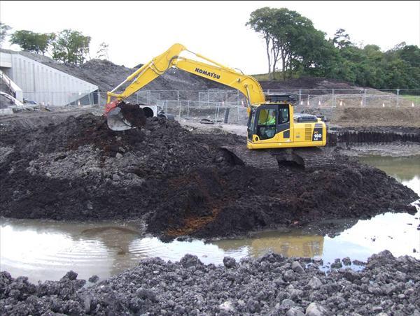 Гусеничные экскаваторы Komatsu PC160LC-7 38102