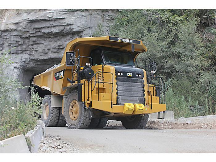 Карьерные самосвалы Caterpillar 770G 280