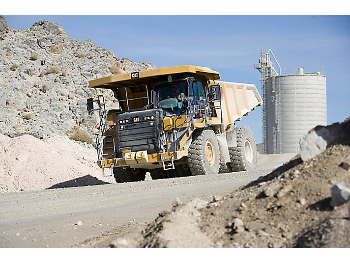 Карьерные самосвалы Caterpillar 775G 252