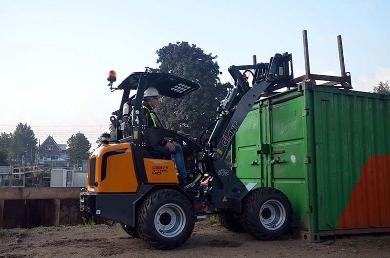 Колесные погрузчики Giant D 337 T X-TRA 75096