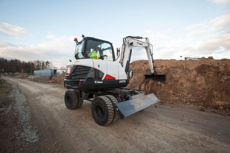 Мобильные экскаваторы Bobcat E57W 73072