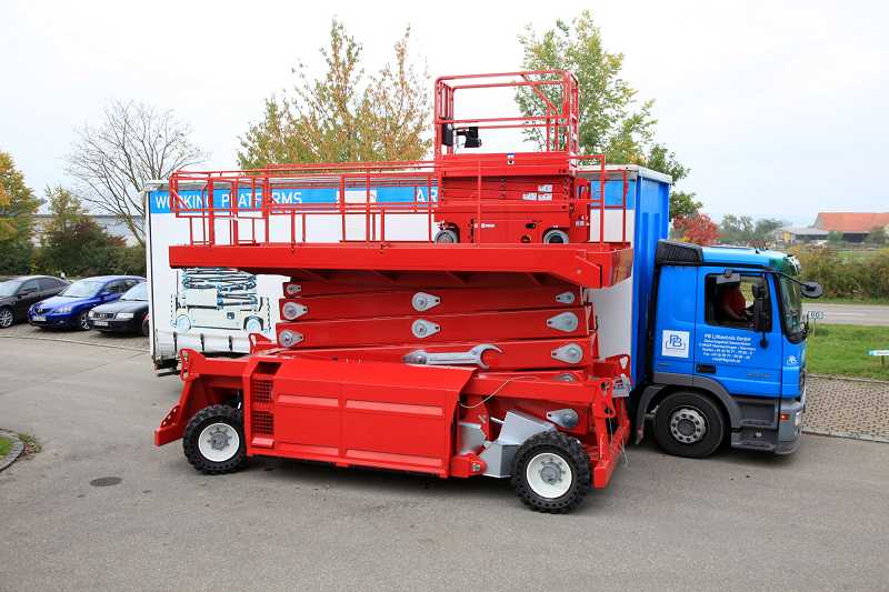 Ножничный подъёмник  Х на колесах PB S240-24E 4x4 64600