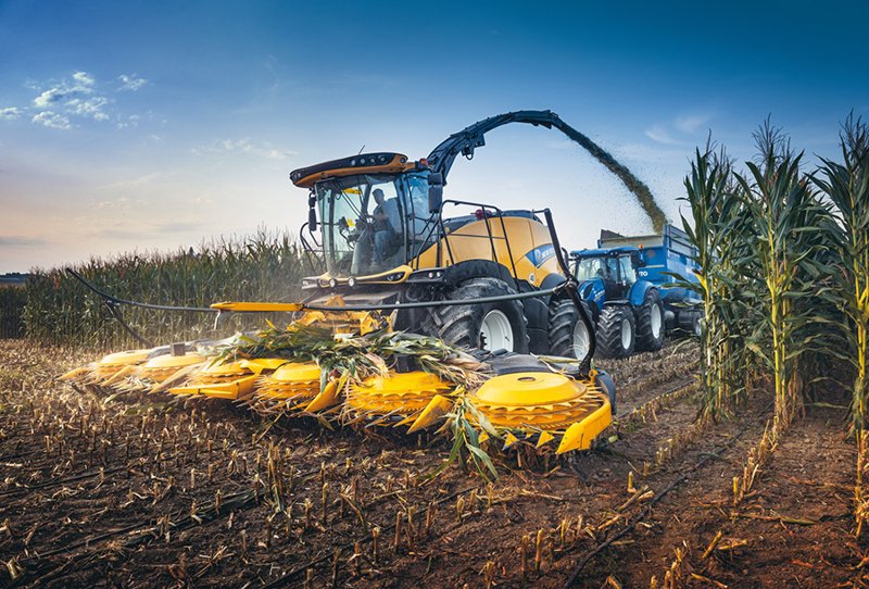 Полевой измельчитель c полным приводом New Holland FR 920 975