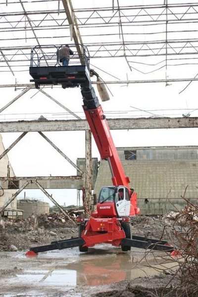 Поворотные телескопические погрузчики Manitou MRT 3050 Privilege 90070