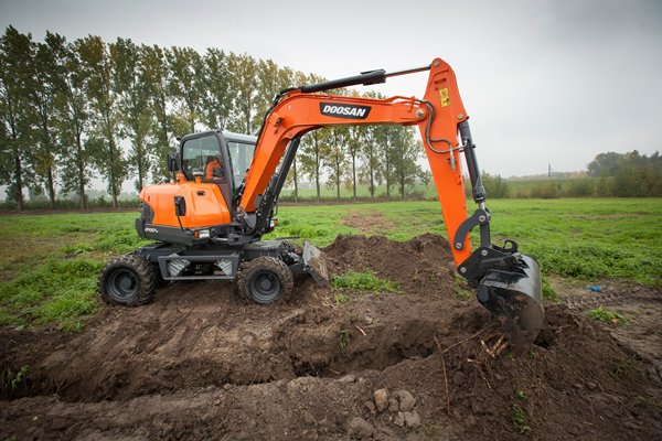 Мобильные экскаваторы Doosan DX57W 8275