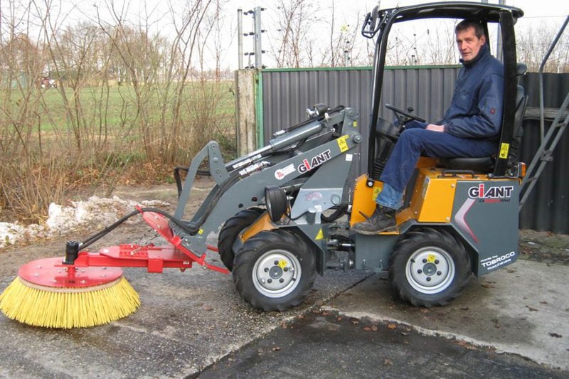 Колесные погрузчики Giant D 254 SW 9966