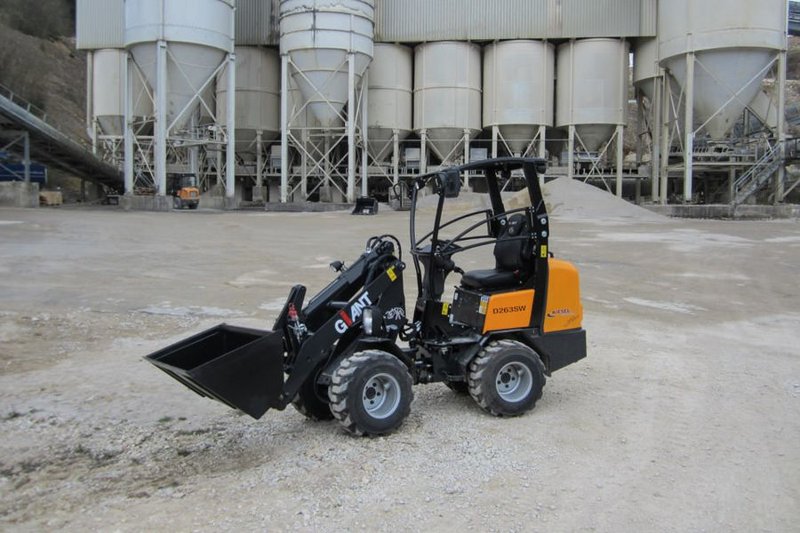 Колесные погрузчики Giant D 263 SW 9971