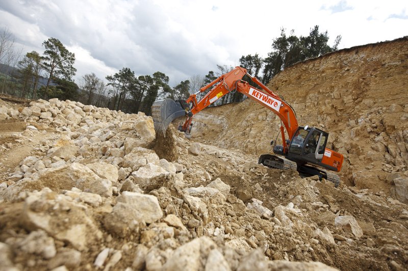 Гусеничные экскаваторы Hitachi ZX 210 LC-3 3385