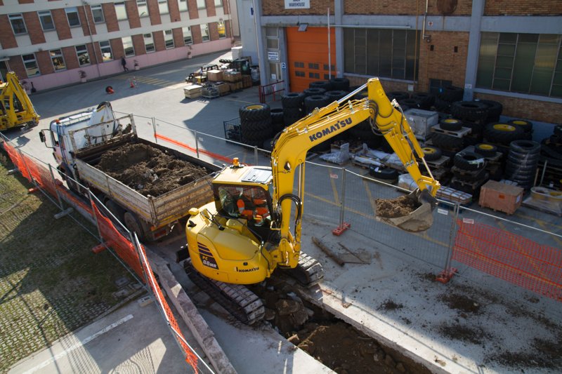 Гусеничные экскаваторы Komatsu PC88MR-10 5332