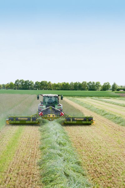 Сочетание косилки диски с подготовителем Krone EasyCut B 870 CV Collect 15971