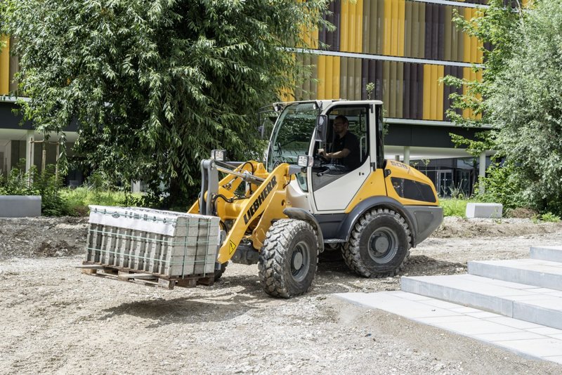 Колесные погрузчики Liebherr L 506 Compact 3774