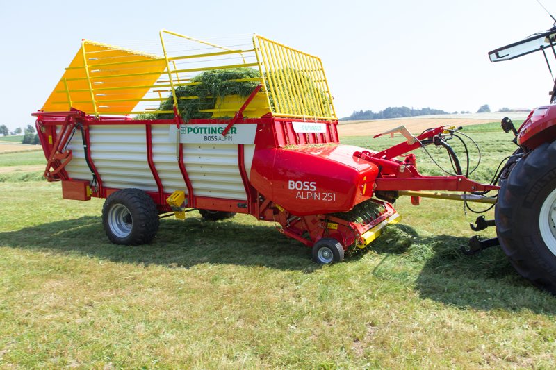 Силосный прицеп и самозагружающийся автофургон Pöttinger Boss Alpin 251 83073