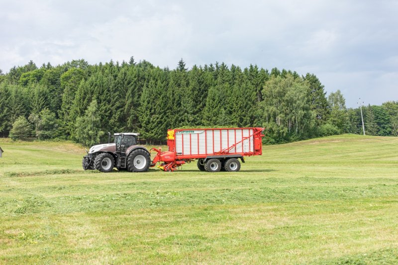 Силосный прицеп и самозагружающийся автофургон Pöttinger Jumbo 6020 D 83107