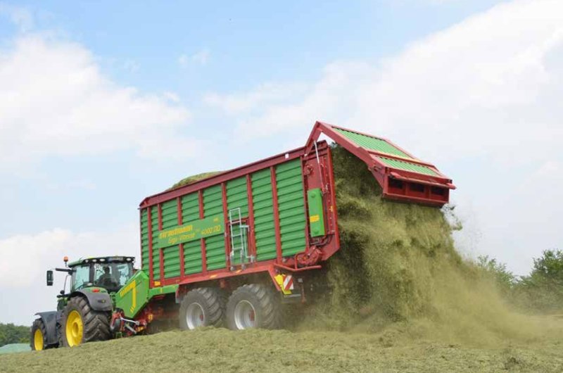 Силосный прицеп и самозагружающийся автофургон Strautmann Giga-Vitesse CFS 4402 DO 83058