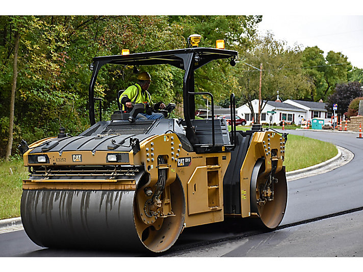 Тандемные  дорожные виброкатки Caterpillar CB15 65180