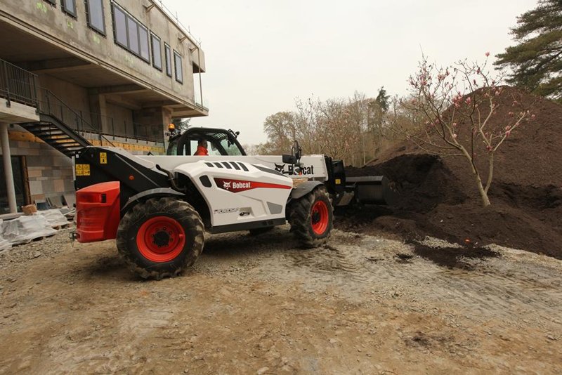 Телескопические погрузчики неподвижные Bobcat T40.180SLP 75 IV 55196