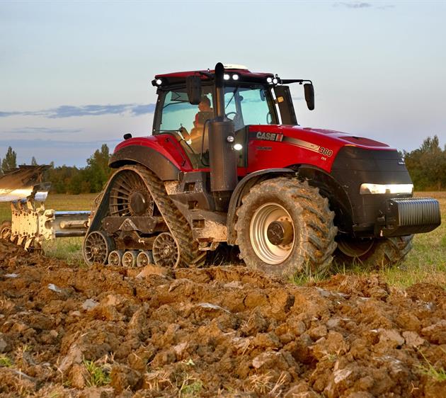 Тракторы с 4-х осевым Case IH Magnum 310 CVX RowTrac 105458