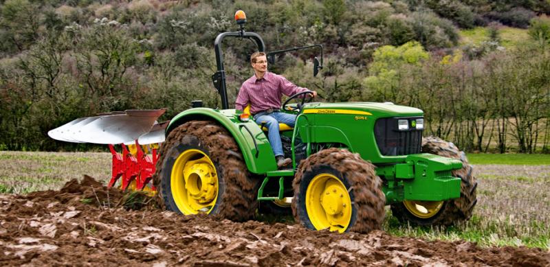 Тракторы с 4-х осевым John Deere 5075E 83857