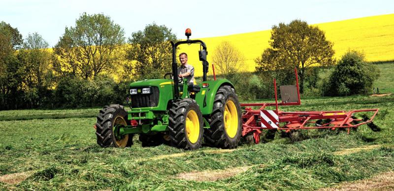 Тракторы с 4-х осевым John Deere 5075E 83858