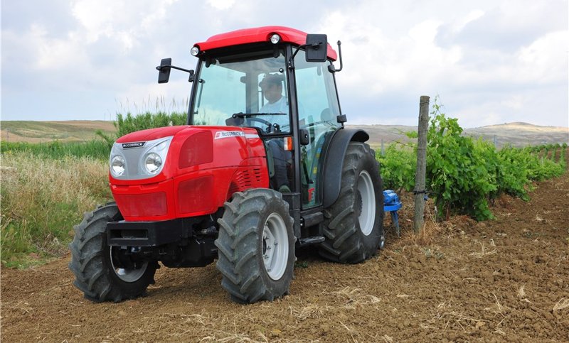 Тракторы с 4-х осевым McCormick F100XL 101357